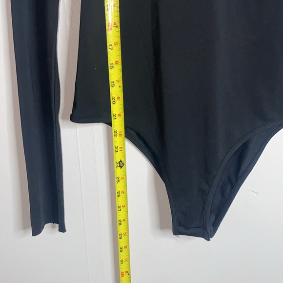 🌲Black turtleneck long sleeved bodysuit! - Picture 4 of 7